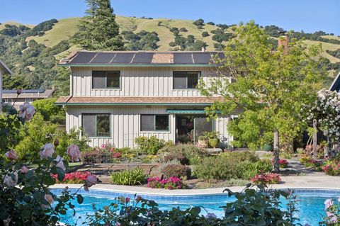 Photo of 58 Mount Muir Court, San Rafael, CA 94903 (MLS # 326035210)