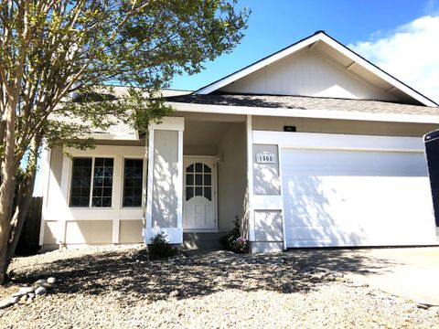Photo of 1508 Gladstone Way, Rohnert Park, CA 94928 (MLS # 326011496)