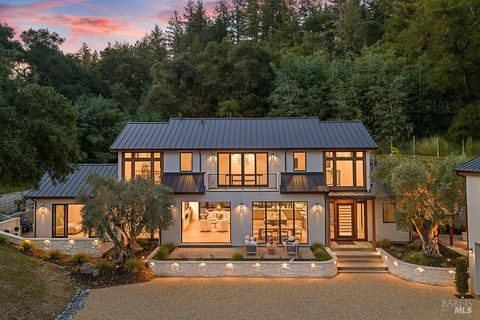 Photo of 1099 Dry Creek Road, Healdsburg, CA 95448 (MLS # 326035090)