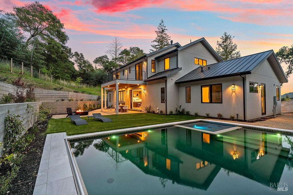 1099 Dry Creek Road