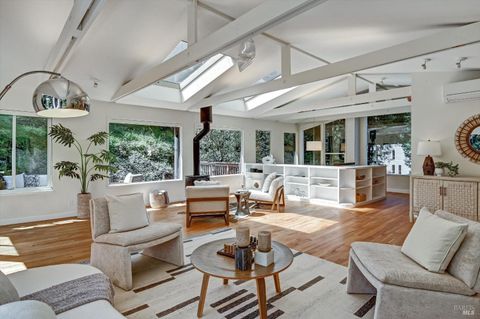 Photo of 17 Redwood Drive, San Rafael, CA 94901 (MLS # 326027903)