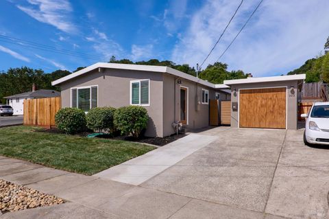 Photo of 103 Casswall Street, Napa, CA 94558 (MLS # 326047493)