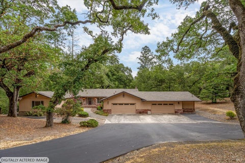 Photo of 5439 Vista Grande Drive, Santa Rosa, CA 95403 (MLS # 326074222)