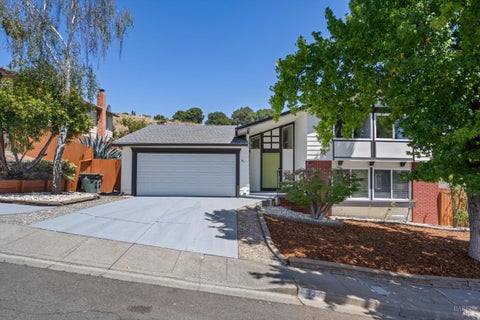 Photo of 43 Garthe Court, Vallejo, CA 94591 (MLS # 326065251)