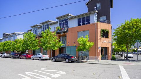 Photo of 137 F Street, Petaluma, CA 94952 (MLS # 326037565)