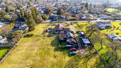 Photo of 985 Gumview Road, Windsor, CA 95492 (MLS # 326052484)
