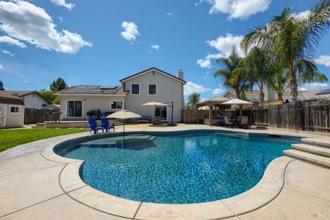 Photo of 307 Flagstone Court, Vacaville, CA 95687 (MLS # 326035558)