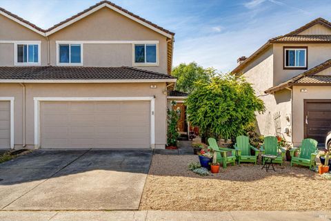 Photo of 30 Fredrick Drive, Rohnert Park, CA 94928 (MLS # 326026378)