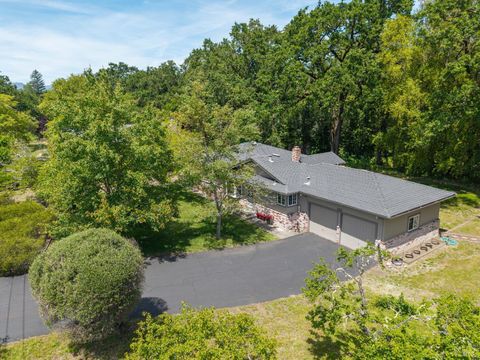 Photo of 825 Madrone Road, Glen Ellen, CA 95442 (MLS # 326052284)
