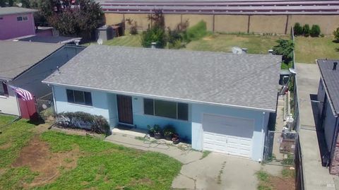 Photo of 124 Ifland Way, Vallejo, CA 94589 (MLS # 326045822)
