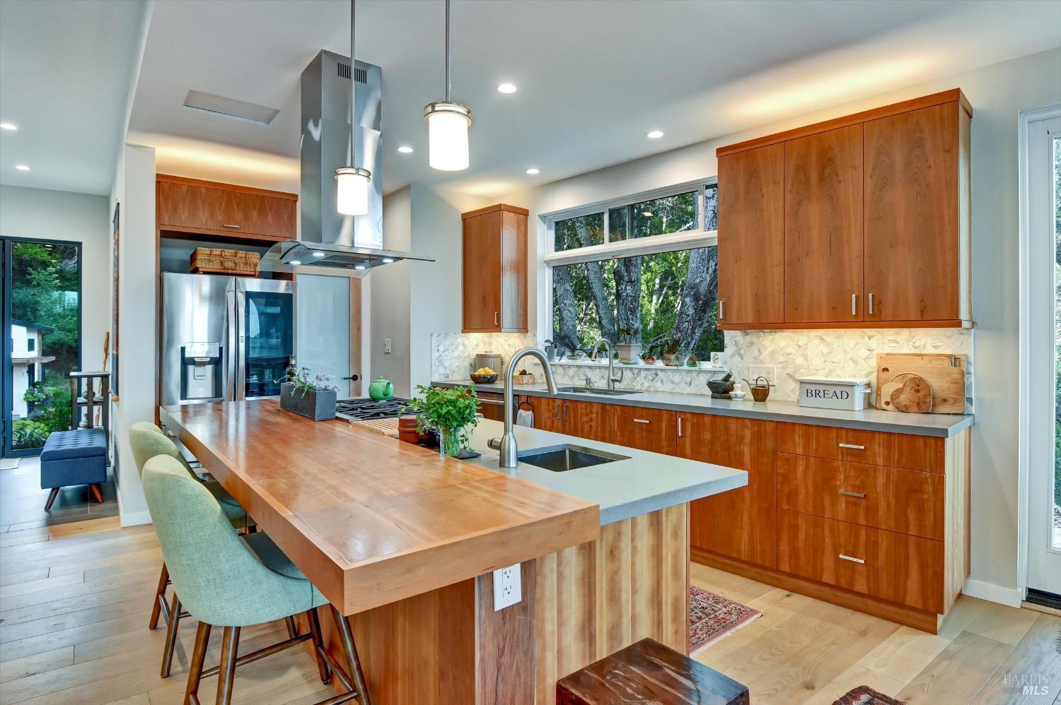 615 Oak Manor Drive