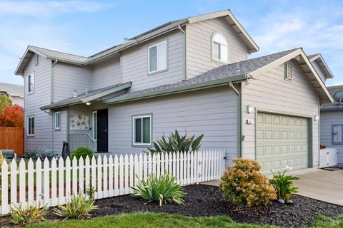 Photo of 900 Lighthouse Court, Vallejo, CA 94590 (MLS # 326070417)