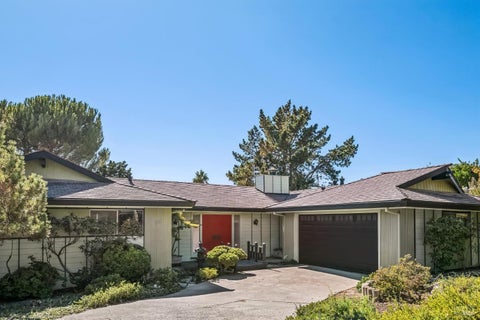 Photo of 555 Las Colindas Road, San Rafael, CA 94903 (MLS # 326084405)