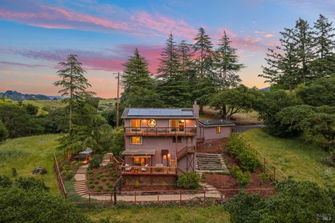 Photo of 4733 Hidden Oaks Road, Santa Rosa, CA 95404 (MLS # 326030155)