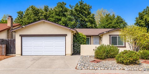 Photo of 1 Creekview Court, Santa Rosa, CA 95409 (MLS # 326085303)