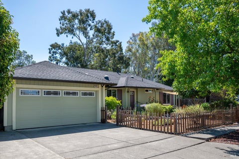 Photo of 1924 Lariat Street, Santa Rosa, CA 95403 (MLS # 326052091)