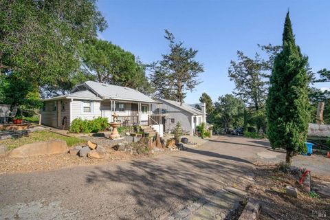 Photo of 3160 Sunridge Drive, Santa Rosa, CA 95409 (MLS # 326043354)