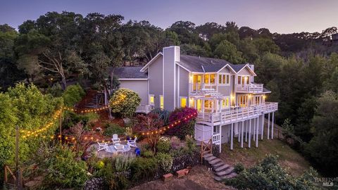Photo of 16 Guisela Court, Novato, CA 94945 (MLS # 326048294)