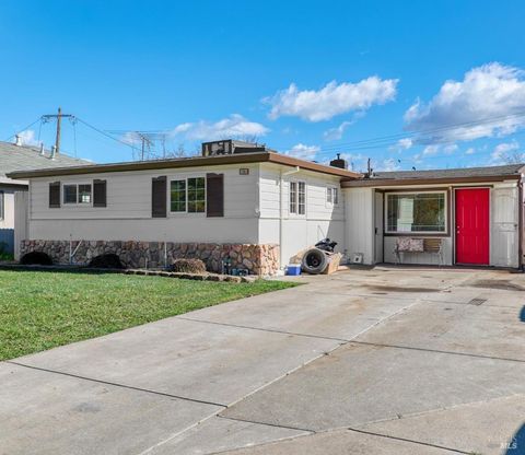 Photo of 1745 Utah Street, Fairfield, CA 94533 (MLS # 326023984)
