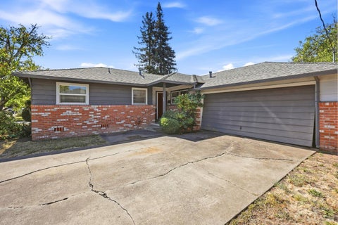 Photo of 1023 Michigan Drive, Santa Rosa, CA 95405 (MLS # 326076315)