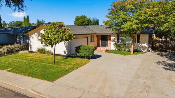 707 GRANADA LN, VACAVILLE, CA 95688 - Image c09ec241c9d567f30cc508b859cd1610/4217189991