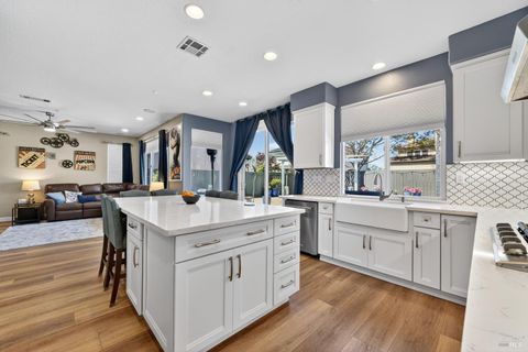 Photo of 446 Kensington Way, American Canyon, CA 94503 (MLS # 326024953)