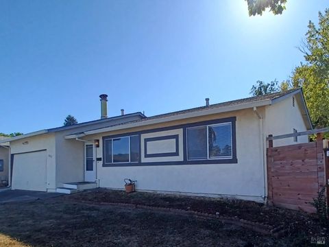 Photo of 1052 Helen Court, Petaluma, CA 94954 (MLS # 326030577)