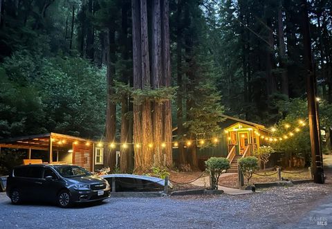 Photo of 17131 Mount Jackson Trail, Rio Nido, CA 95471 (MLS # 326032846)