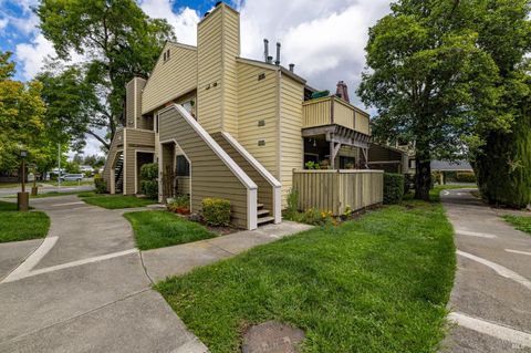 Photo of 295 Enterprise Drive, Rohnert Park, CA 94928 (MLS # 326034920)