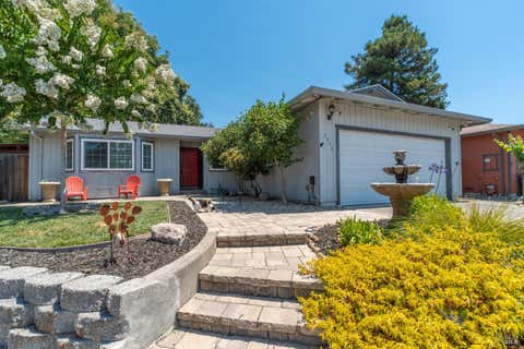 Photo of 2342 Baggett Court, Santa Rosa, CA 95401 (MLS # 326066512)