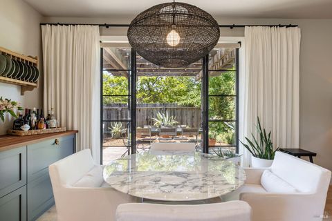 Photo of 849 Signorelli Circle, Saint Helena, CA 94574 (MLS # 326045587)