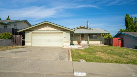 Photo of 2260 Nottingham Drive, Fairfield, CA 94533 (MLS # 326049508)