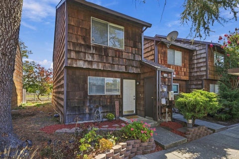 Photo of 1458 Parkway Drive, Rohnert Park, CA 94928 (MLS # 326084292)