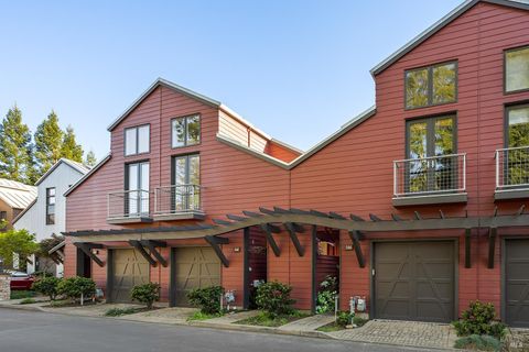 Photo of 516 Grove Street, Healdsburg, CA 95448 (MLS # 326019262)