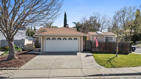 Photo of 800 Charter Way, Vacaville, CA 95687 (MLS # 326040645)