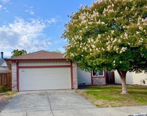 Photo of 2325 Gads Hill Street, Santa Rosa, CA 95401 (MLS # 326074336)
