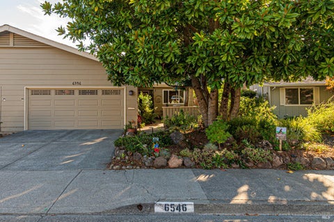 Photo of 6546 Meadowridge Drive, Santa Rosa, CA 95409 (MLS # 326075503)