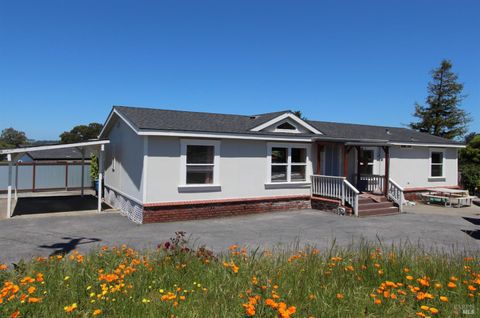 Photo of 2408 Magnolia Avenue, Petaluma, CA 94952 (MLS # 326046733)