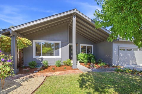 Photo of 30 Driftwood Avenue, Novato, CA 94945 (MLS # 326082580)