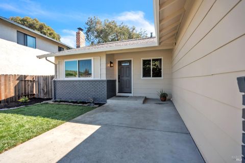 Photo of 793 Marigold Drive, Fairfield, CA 94533 (MLS # 326023818)