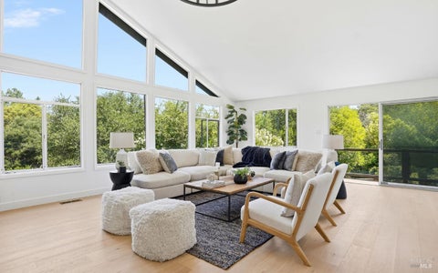 Photo of 53 Circle Road, San Rafael, CA 94903 (MLS # 326036113)