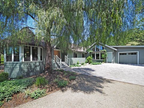 Photo of 1575 Fox Ridge Road, Geyserville, CA 95441 (MLS # 326011083)