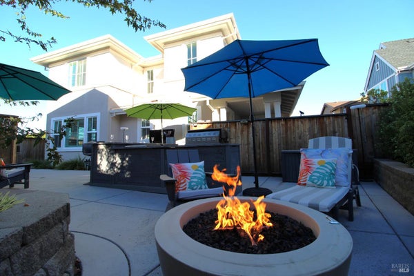 309 CAULFIELD LN, PETALUMA, CA 94952 - Image cbcbce285c2bff5943e062e7eb41cb80/1983107809