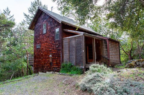 Photo of 1583 Crawford Drive, Willits, CA 95490 (MLS # 326026232)