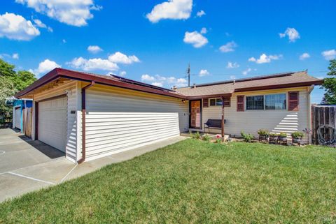 Photo of 1624 Dover Avenue, Fairfield, CA 94533 (MLS # 326014820)