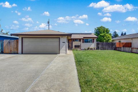 Photo of 1624 Dover Avenue, Fairfield, CA 94533 (MLS # 326014820)