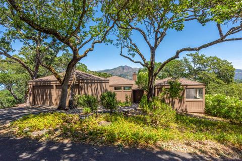 Photo of 497 Hillsdale Drive, Santa Rosa, CA 95409 (MLS # 326044418)