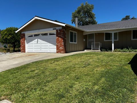 Photo of 1913 Southwood Drive, Vacaville, CA 95687 (MLS # 326048902)