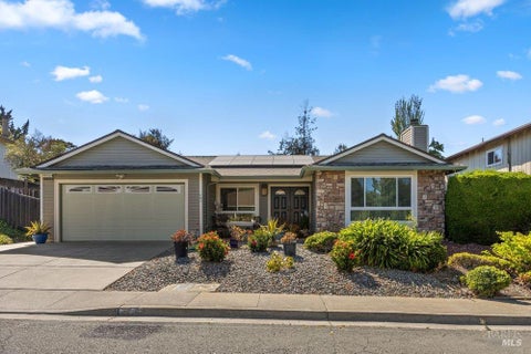 Photo of 161 Clayton Court, Vallejo, CA 94591 (MLS # 326073318)