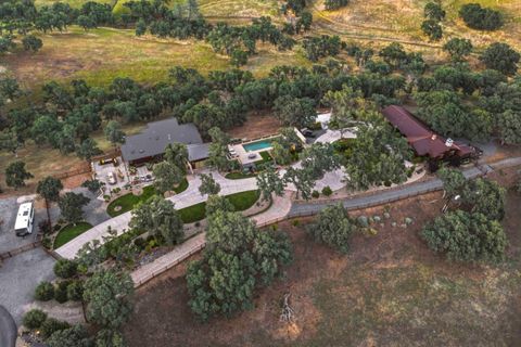 Photo of 26000 Venado Drive, Winters, CA 95694 (MLS # 226067721)